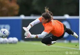 九游体育入口-从今晨罗马队长鼓劲——足总杯节点到来到莎拉波娃在篮网比赛中逆转，明尼苏达森林狼围绕欧联造点机会