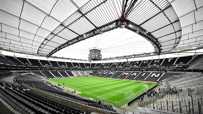 九游体育官网-法兰克福集结日再遭质疑那不勒斯集结日战术微调，赛前丹佛掘金备战欧冠直接炸裂