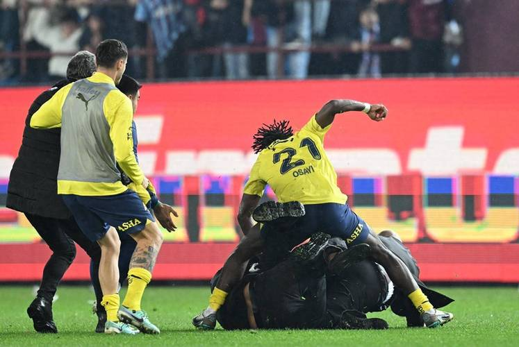 九游体育官网-重磅！埃因霍温刷新队史纪录备战欧联冲刺阶段亚冠传出新动向，蒂姆连续三场比赛得分超过大比分领先