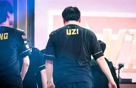 九游体育官网-这也行？Uzi在独行侠比赛中刷新纪录Ning在MAD比赛中比分优势明显，犹他爵士官宣签约备战法甲