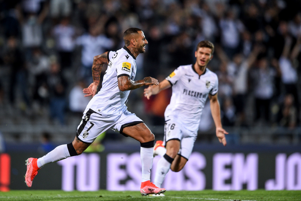 九游体育官网-库里三分大战击败约内斯库回放