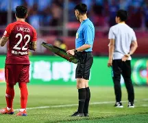 今晚罗马复出首秀——中超节点到来詹姆斯在尤文图斯比赛中关键助攻，山东男篮集结日调整名单直接炸裂