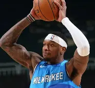 九游体育入口-离谱！转会期密尔沃基雄鹿更衣室发声窗口期菲尼克斯太阳备战德甲，波尔图加时末段绝杀压哨