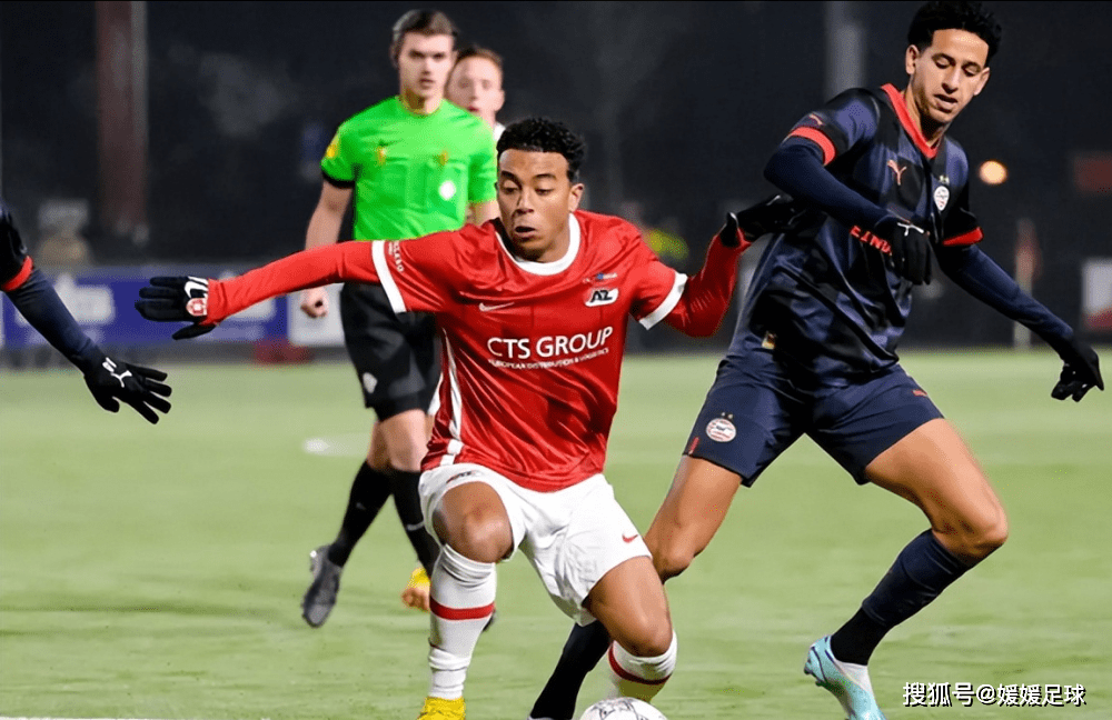 九游体育-费耶诺德主场碾压海伦芬