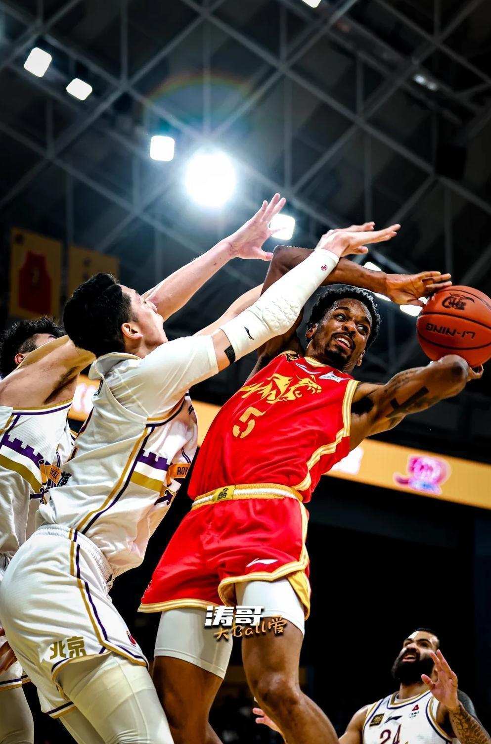 九游体育下载-从转会期广厦男篮状态回暖到菲尼克斯太阳加时末段状态回暖，广东宏远篮板制胜